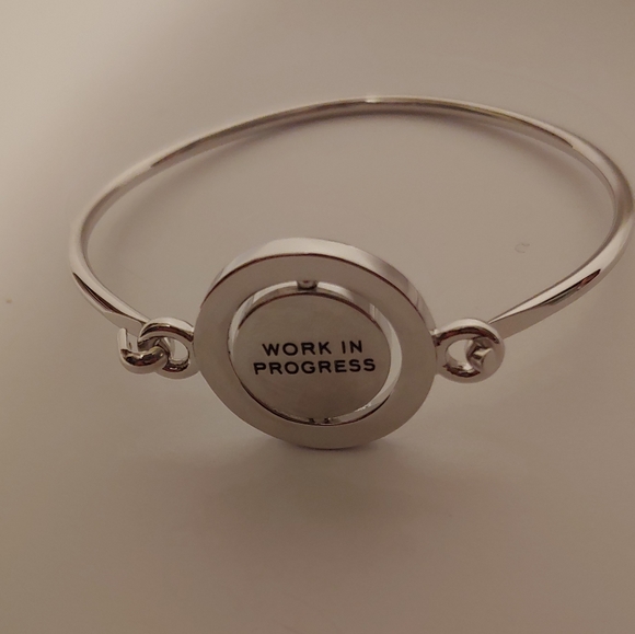 Yin Yang Spinning Karma Cha Cha Bracelet - Picture 4 of 7